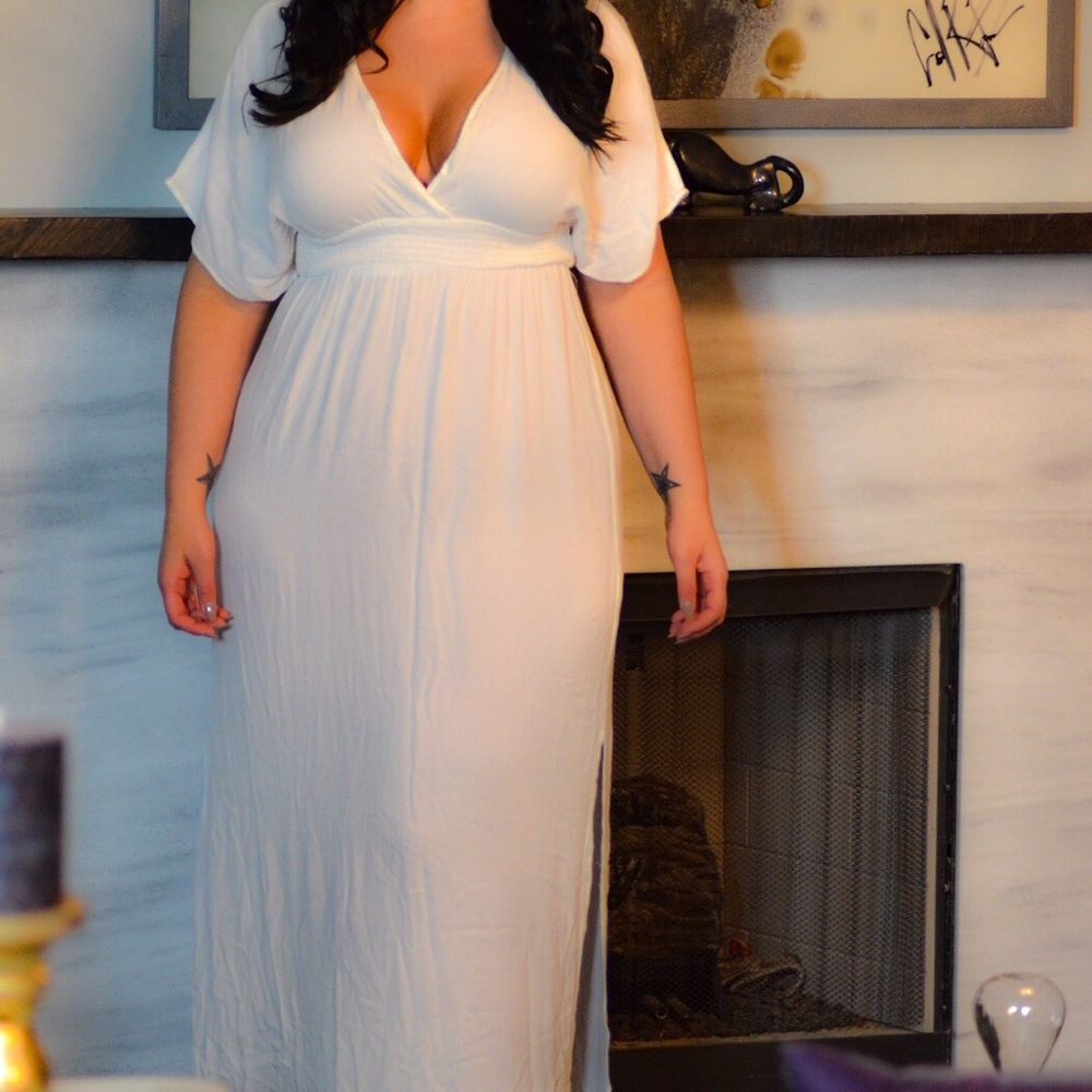 Xehar Curvy Jess Vneck Maxi Dress- 1x